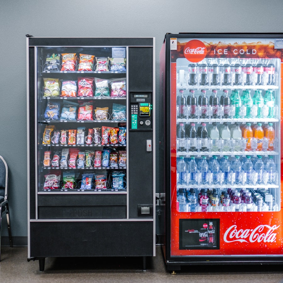 Modern unmanned retail vending machine